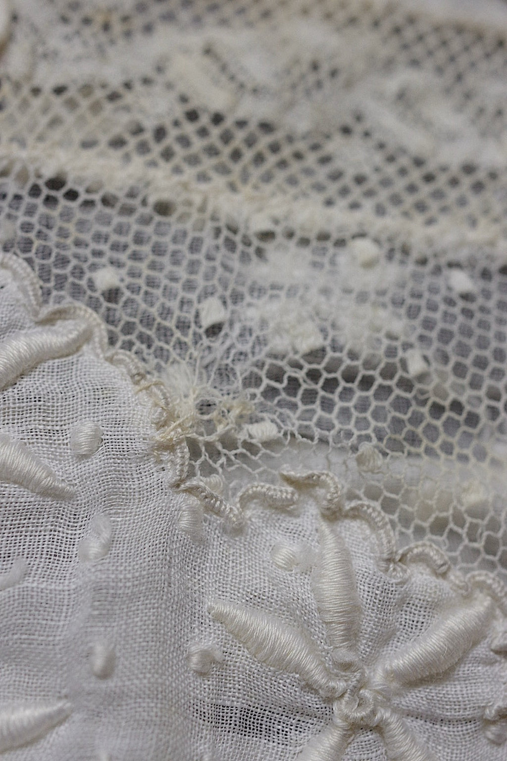 アンティークレース　dentelle ancienne-antique lace 刺繍カバー　素材 .FR a l'epoque