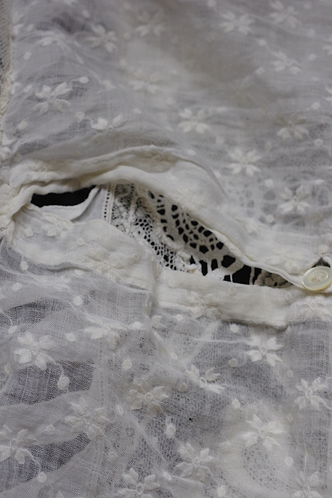 アンティークレース　dentelle ancienne-antique lace 刺繍カバー　素材 .FR a l'epoque