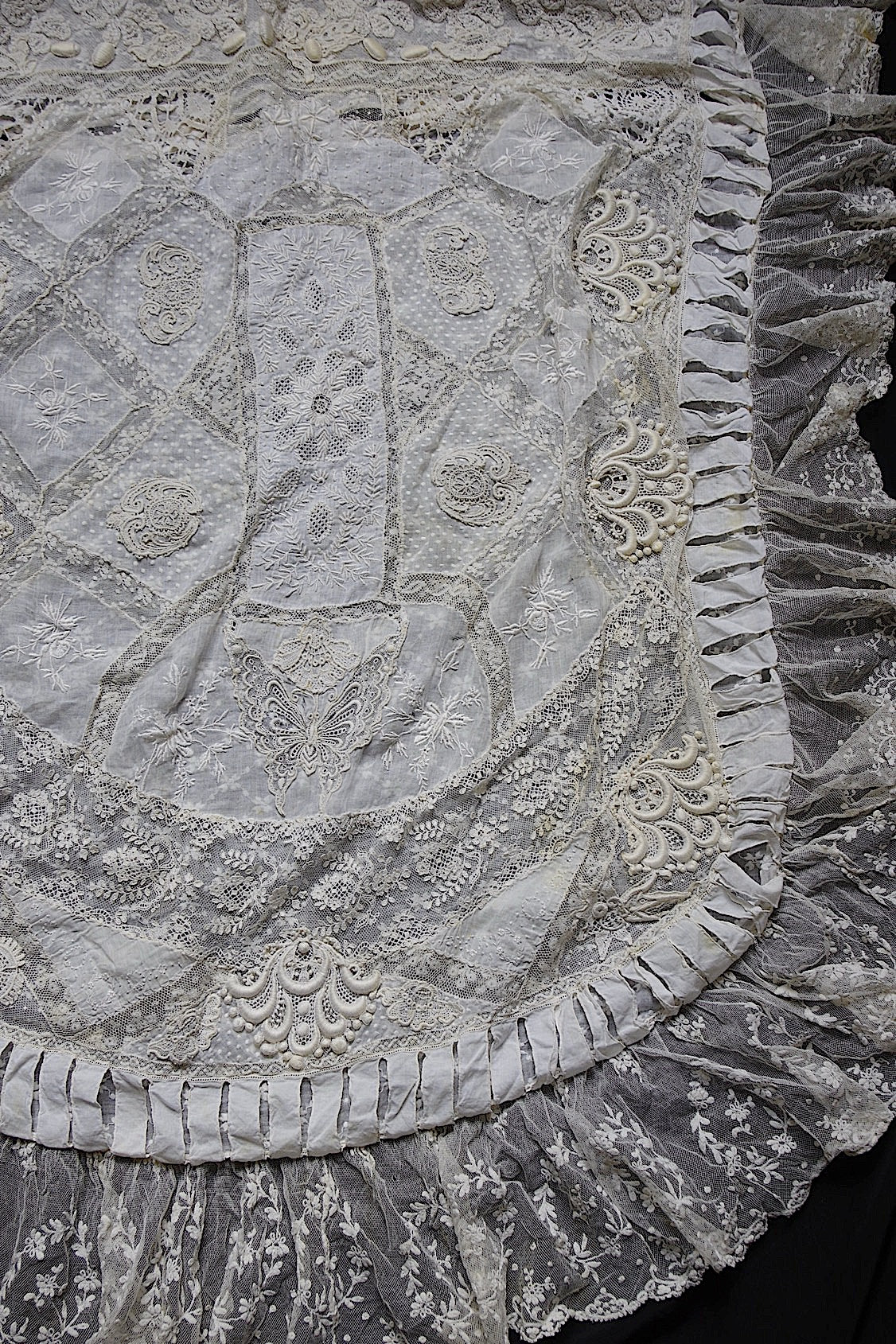 アンティークレース　dentelle ancienne-antique lace 刺繍カバー　素材 .FR a l'epoque