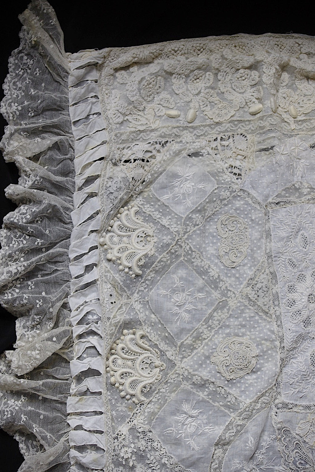 アンティークレース　dentelle ancienne-antique lace 刺繍カバー　素材 .FR a l'epoque