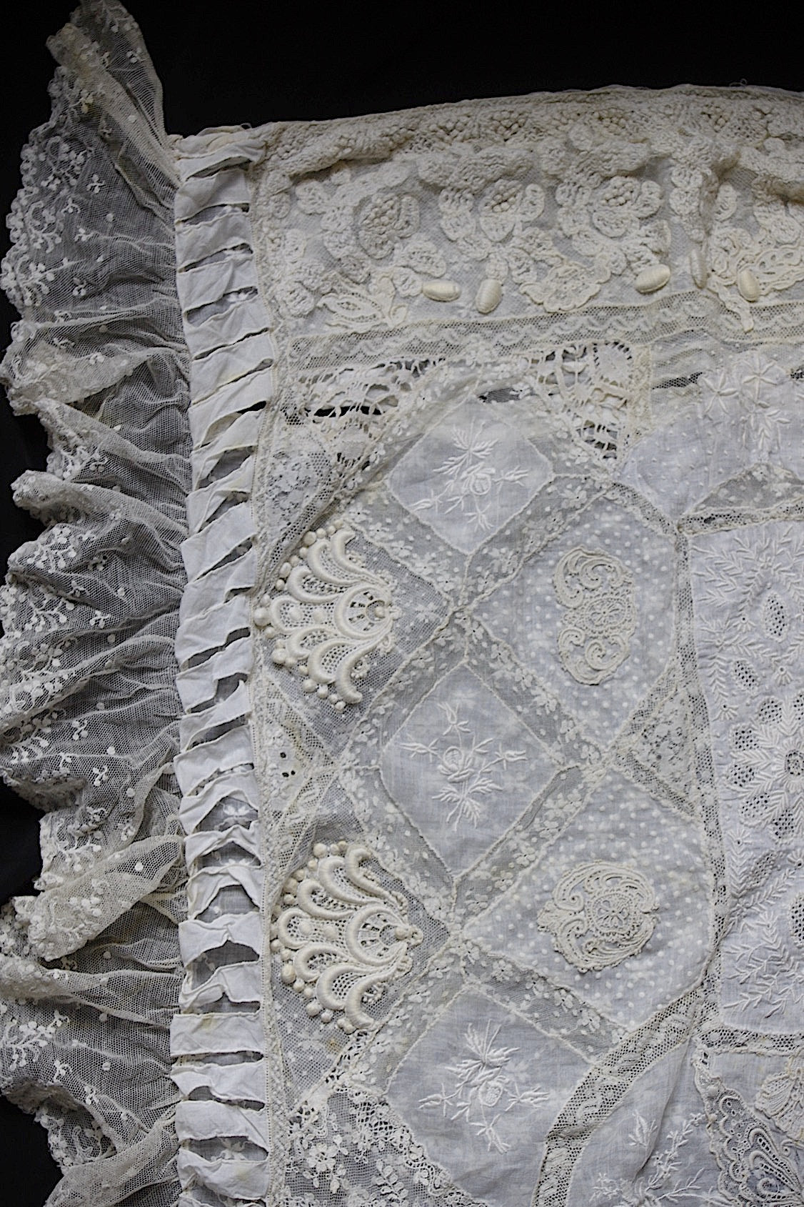 アンティークレース　dentelle ancienne-antique lace 刺繍カバー　素材 .FR a l'epoque
