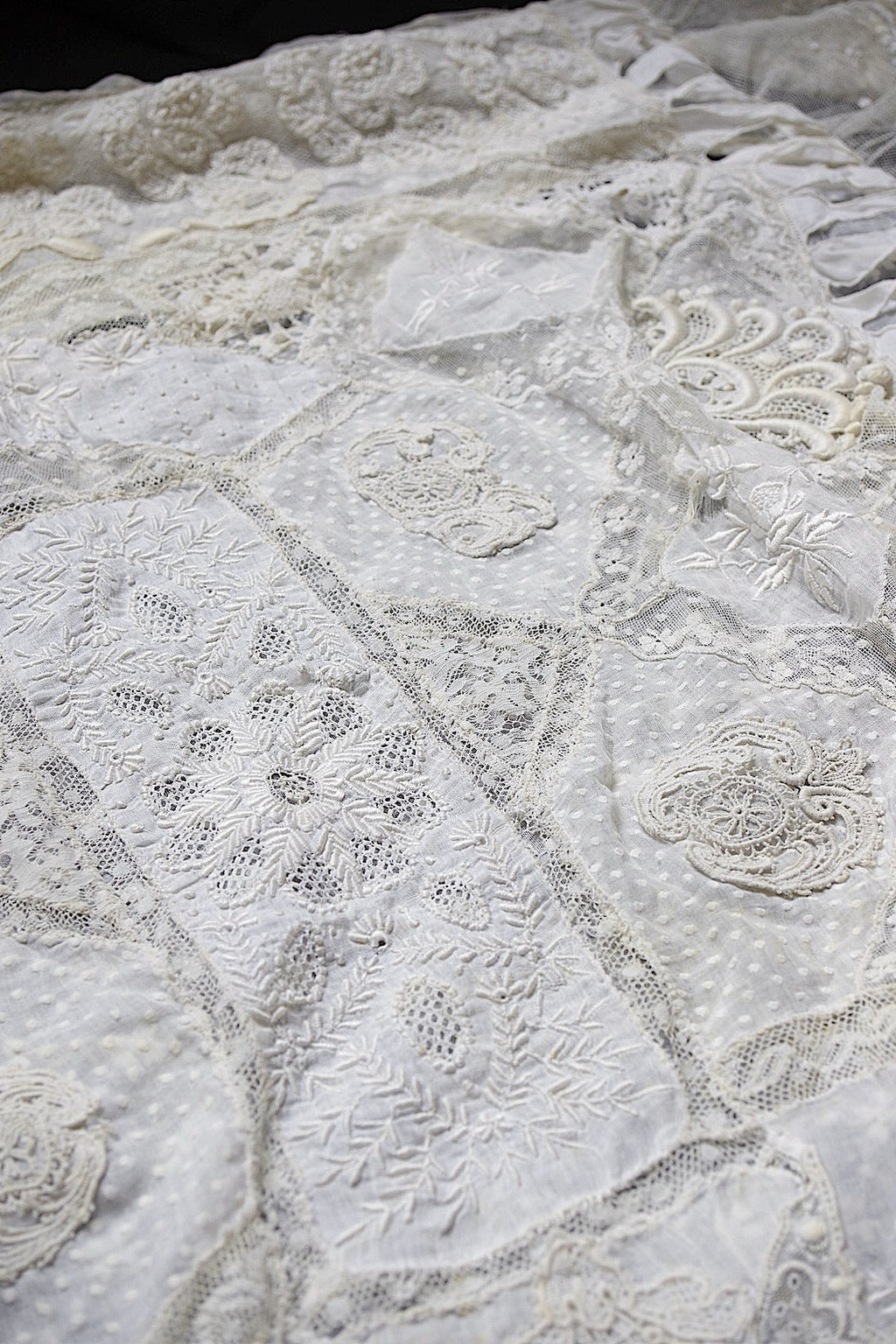 アンティークレース　dentelle ancienne-antique lace 刺繍カバー　素材 .FR a l'epoque