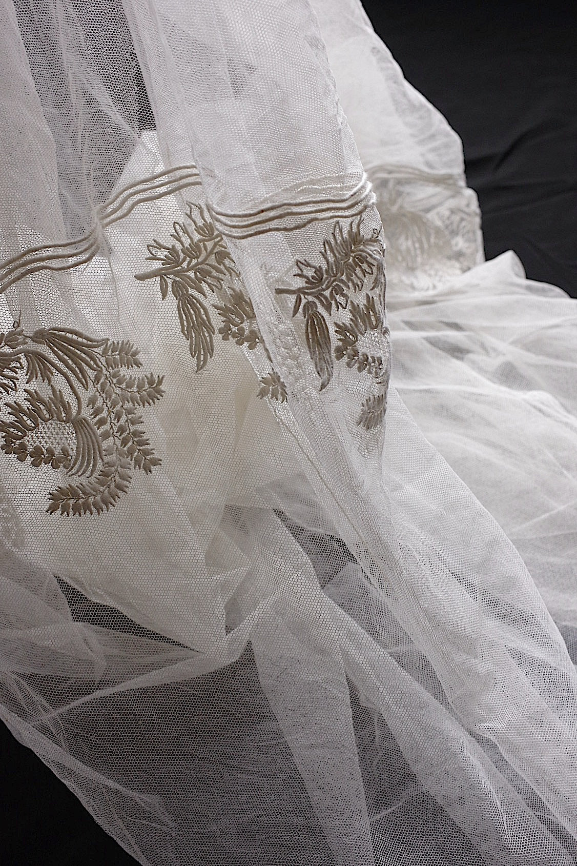 アンティークレース　dentelle ancienne-antique lace チュールレース生地 .FR a l'epoque