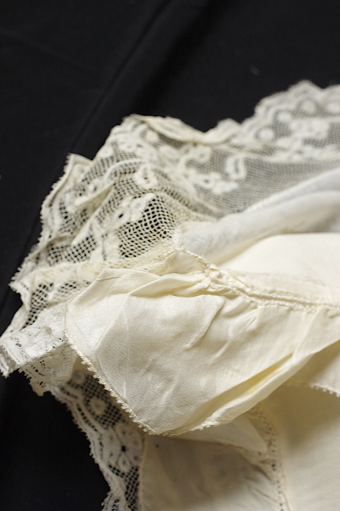 アンティークレース　dentelle ancienne-antique lace クッションカバー .FR a l'epoque