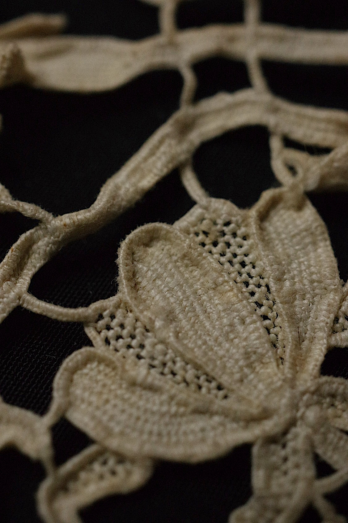 アンティークレース　dentelle ancienne-antique lace　punto in aria ハギレ .FR a l'epoque