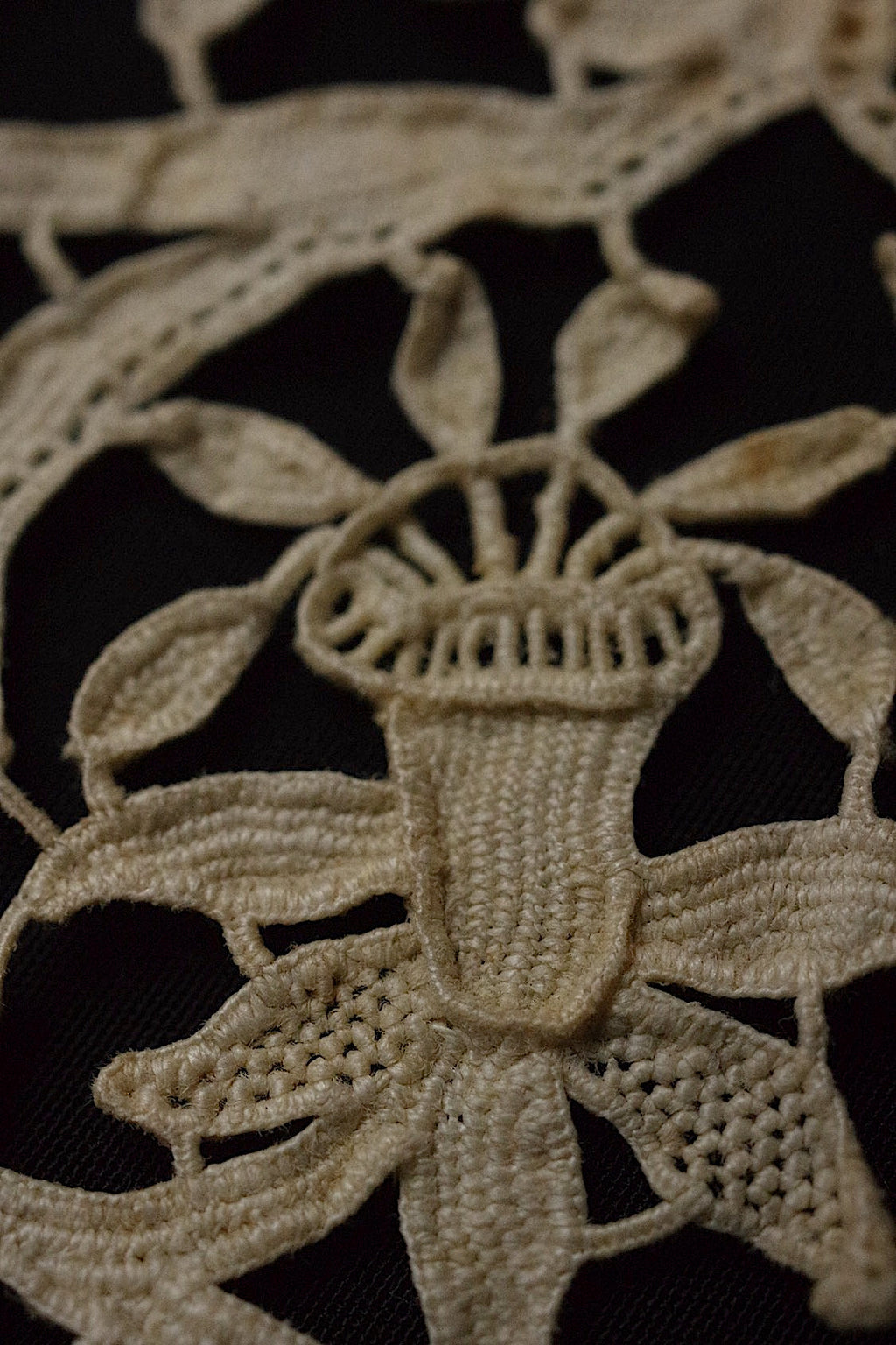 アンティークレース　dentelle ancienne-antique lace　punto in aria ハギレ .FR a l'epoque