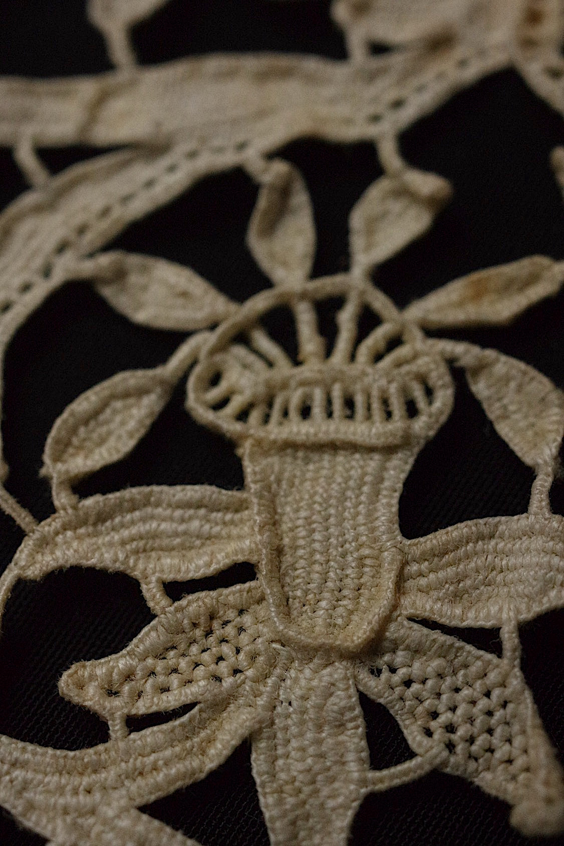 アンティークレース　dentelle ancienne-antique lace　punto in aria ハギレ .FR a l'epoque