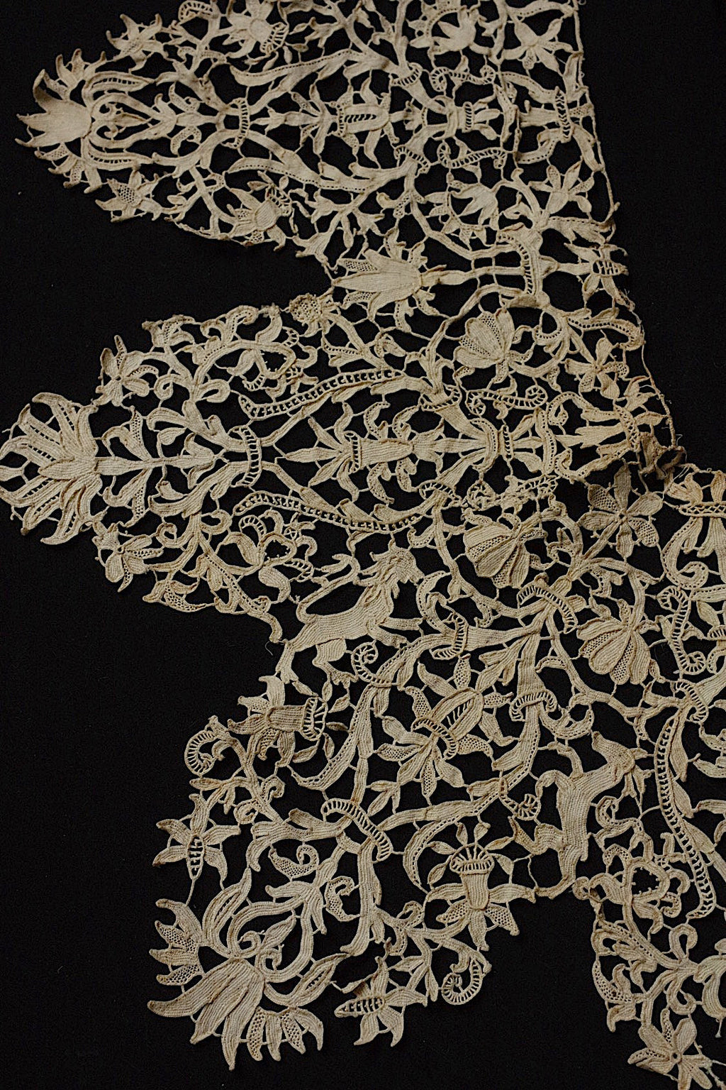 アンティークレース　dentelle ancienne-antique lace　punto in aria ハギレ .FR a l'epoque