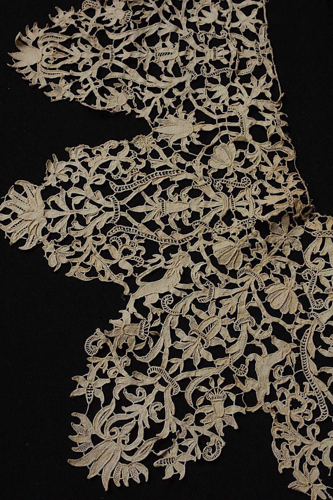 アンティークレース　dentelle ancienne-antique lace　punto in aria ハギレ .FR a l'epoque