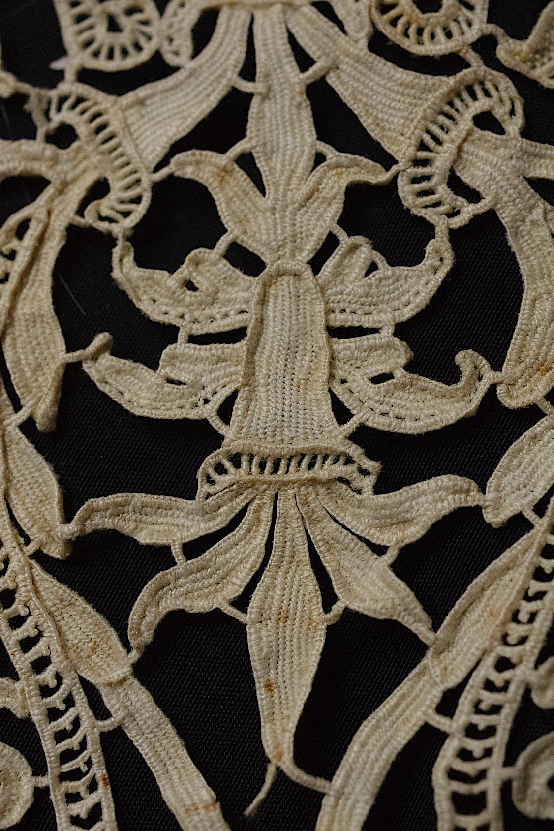 アンティークレース　dentelle ancienne-antique lace　punto in aria ハギレ .FR a l'epoque