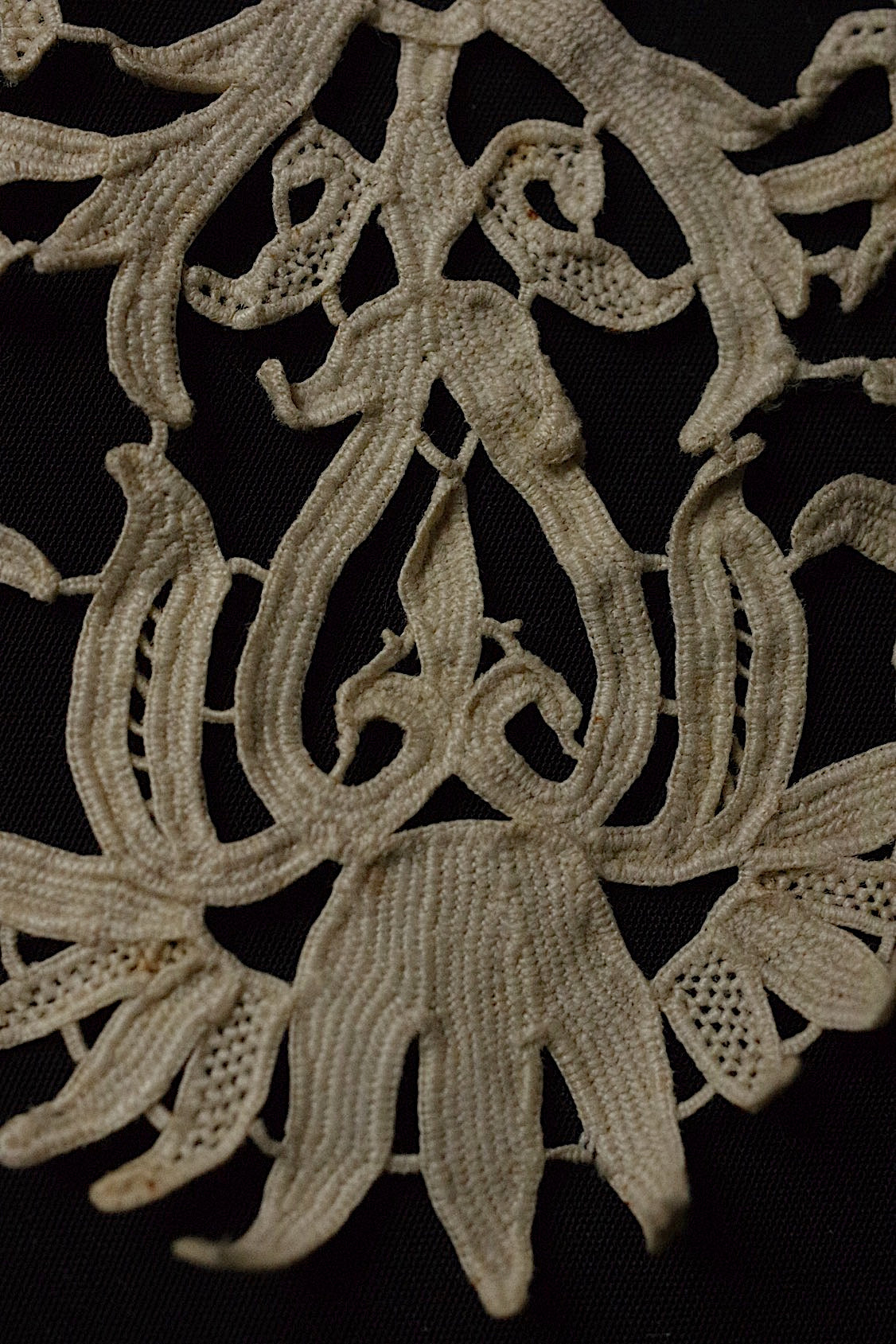 アンティークレース　dentelle ancienne-antique lace　punto in aria ハギレ .FR a l'epoque