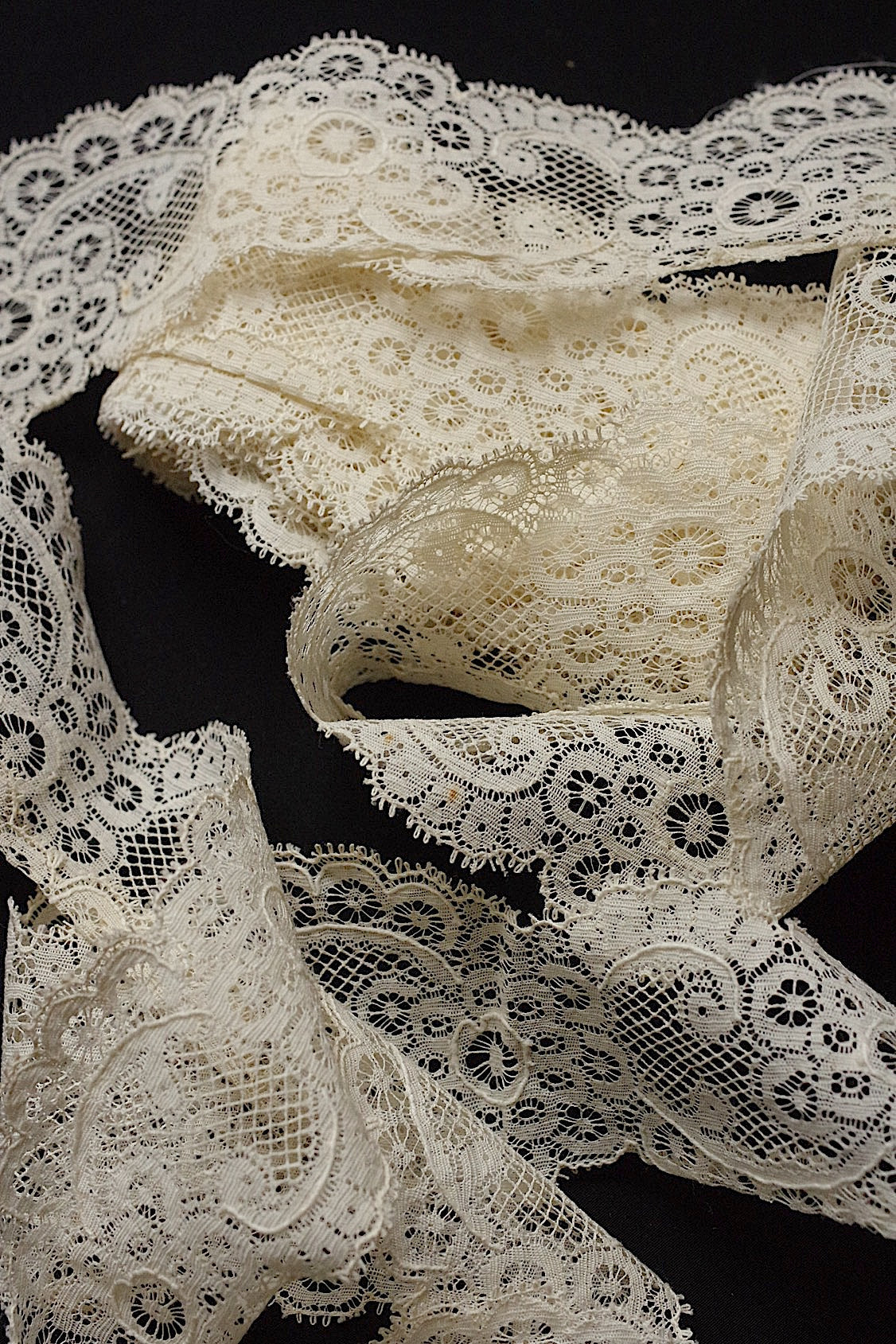 アンティークレース　dentelle ancienne-antique lace　495cm .FR a l'epoque