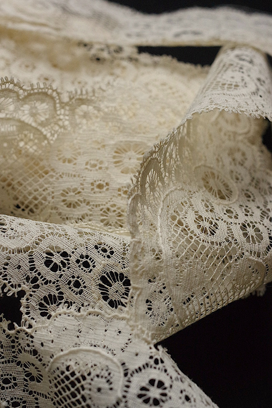 アンティークレース　dentelle ancienne-antique lace　495cm .FR a l'epoque