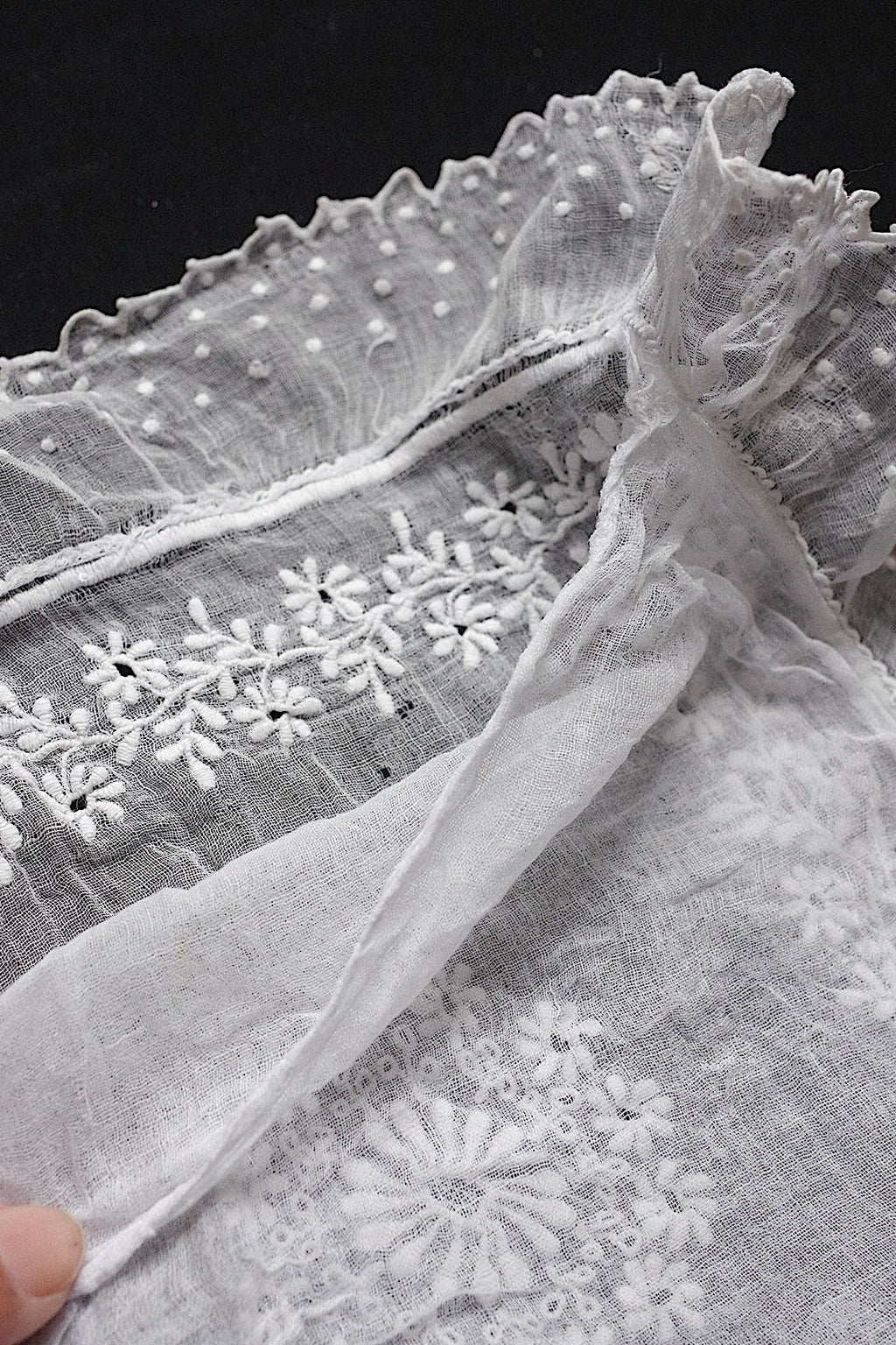 アンティークレース　dentelle ancienne-antique lace　刺繍クロス .FR a l'epoque