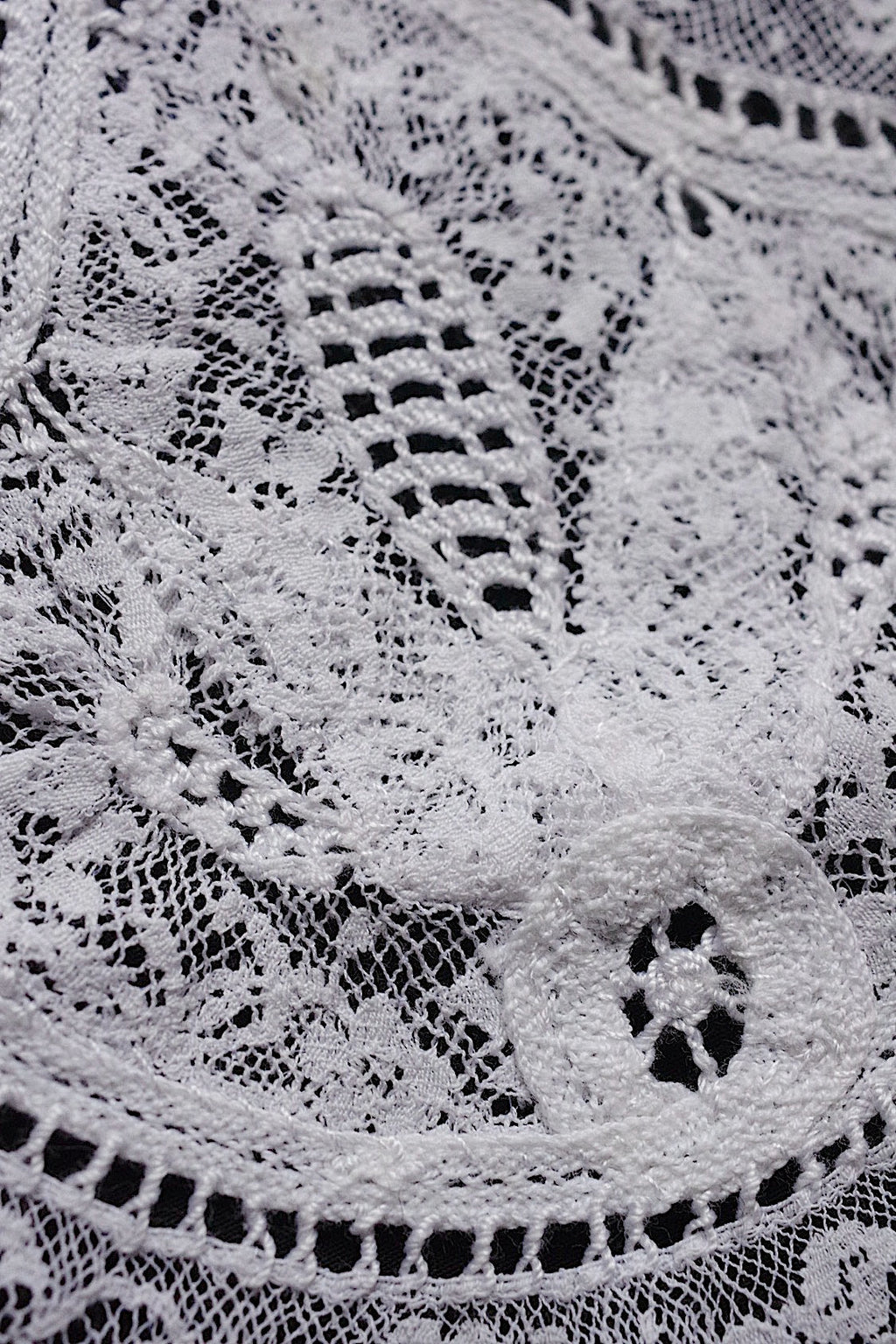 アンティークレース　dentelle ancienne-antique lace　刺繍クロス .FR a l'epoque