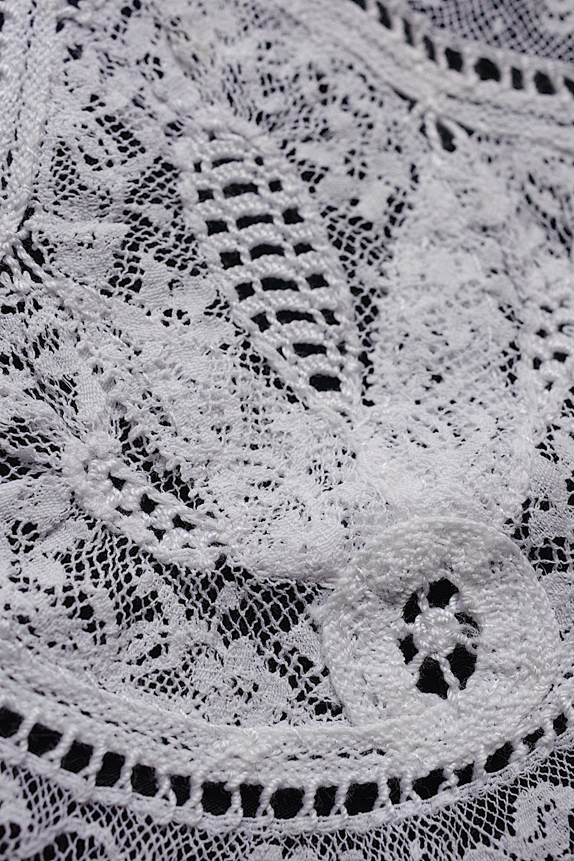 アンティークレース　dentelle ancienne-antique lace　刺繍クロス .FR a l'epoque