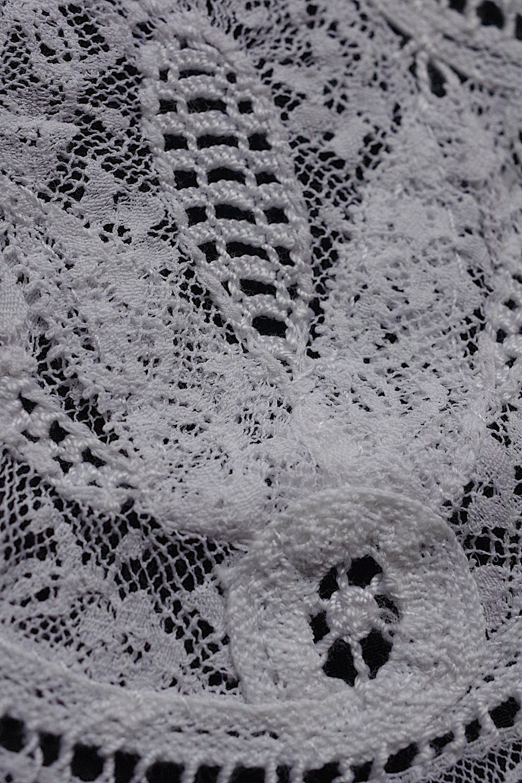 アンティークレース　dentelle ancienne-antique lace　刺繍クロス .FR a l'epoque