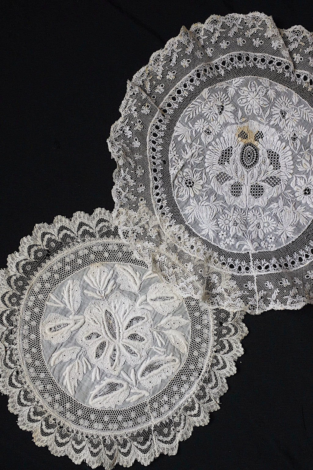 アンティークレース　dentelle ancienne-antique lace　刺繍　nappe 2点 .FR a l'epoque