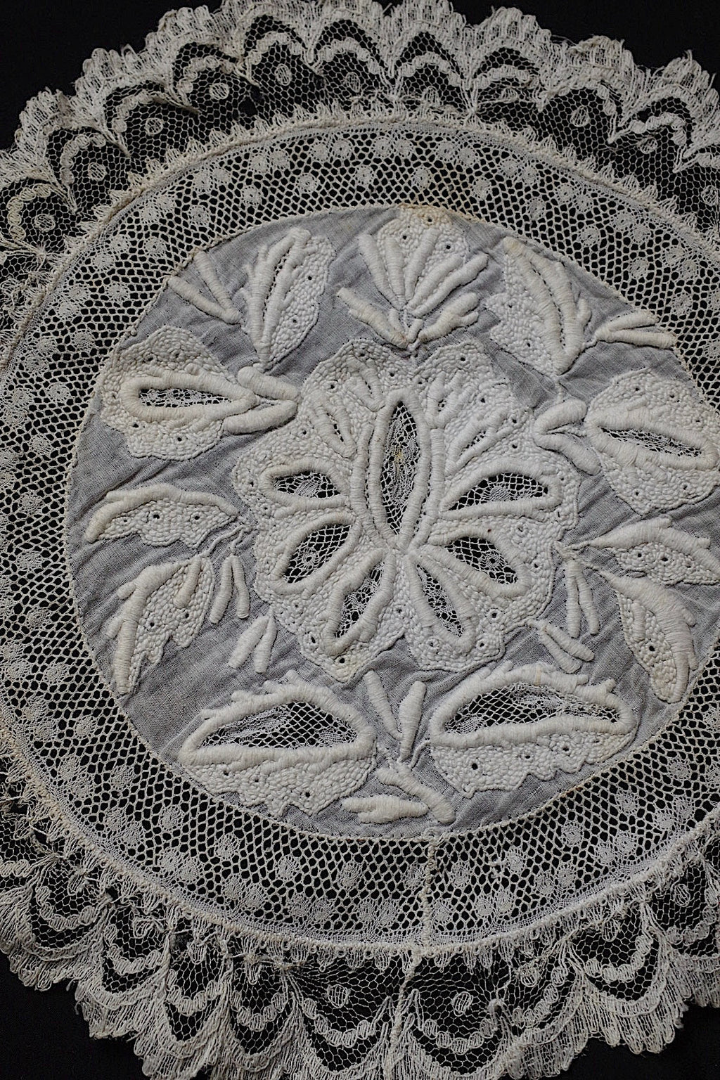 アンティークレース　dentelle ancienne-antique lace　刺繍　nappe 2点 .FR a l'epoque