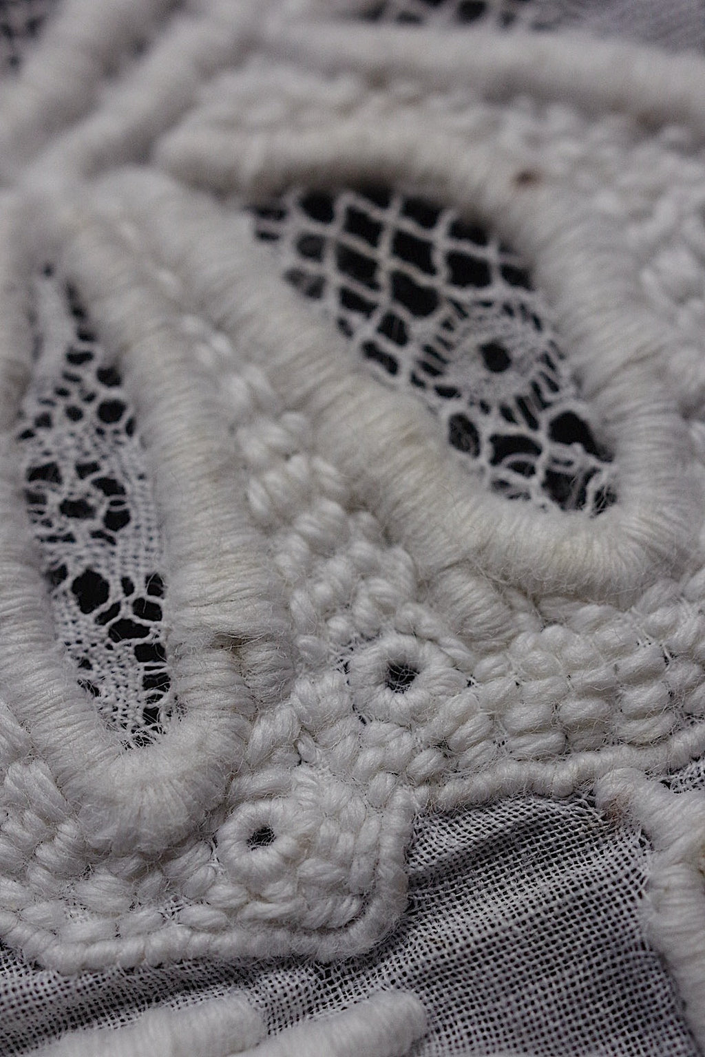 アンティークレース　dentelle ancienne-antique lace　刺繍　nappe 2点 .FR a l'epoque
