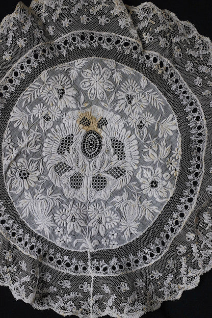 アンティークレース　dentelle ancienne-antique lace　刺繍　nappe 2点 .FR a l'epoque