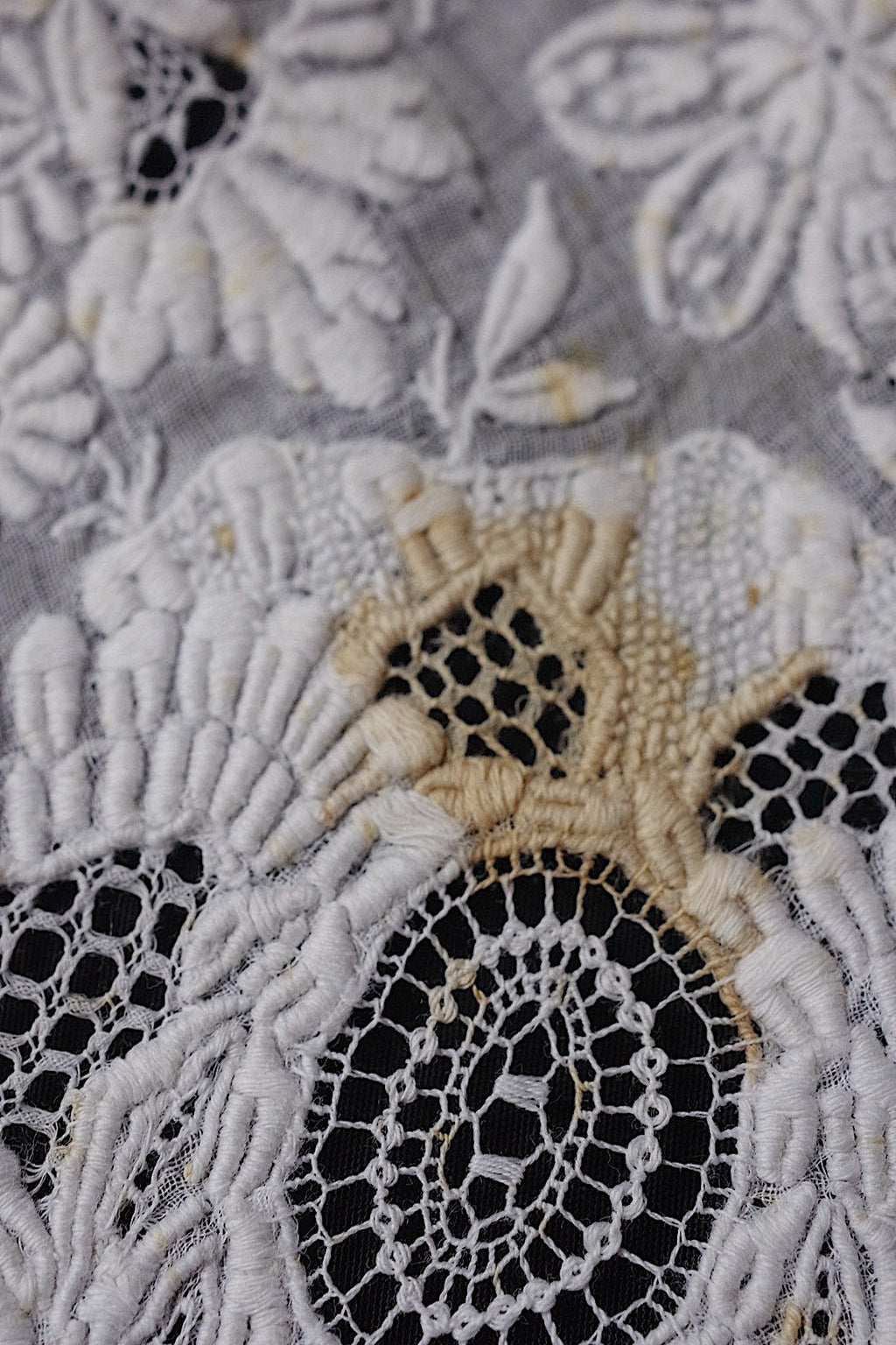アンティークレース　dentelle ancienne-antique lace　刺繍　nappe 2点 .FR a l'epoque