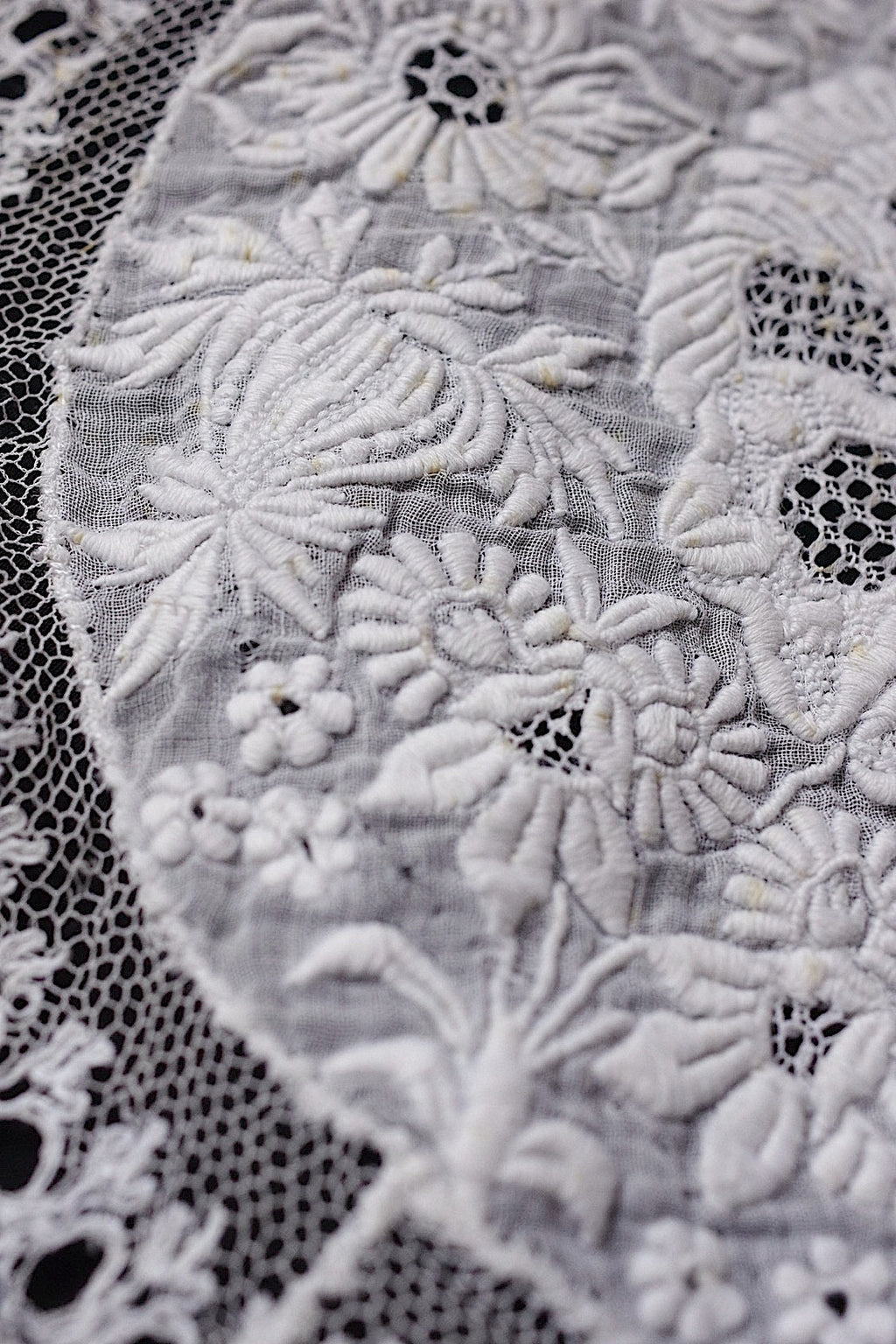 アンティークレース　dentelle ancienne-antique lace　刺繍　nappe 2点 .FR a l'epoque