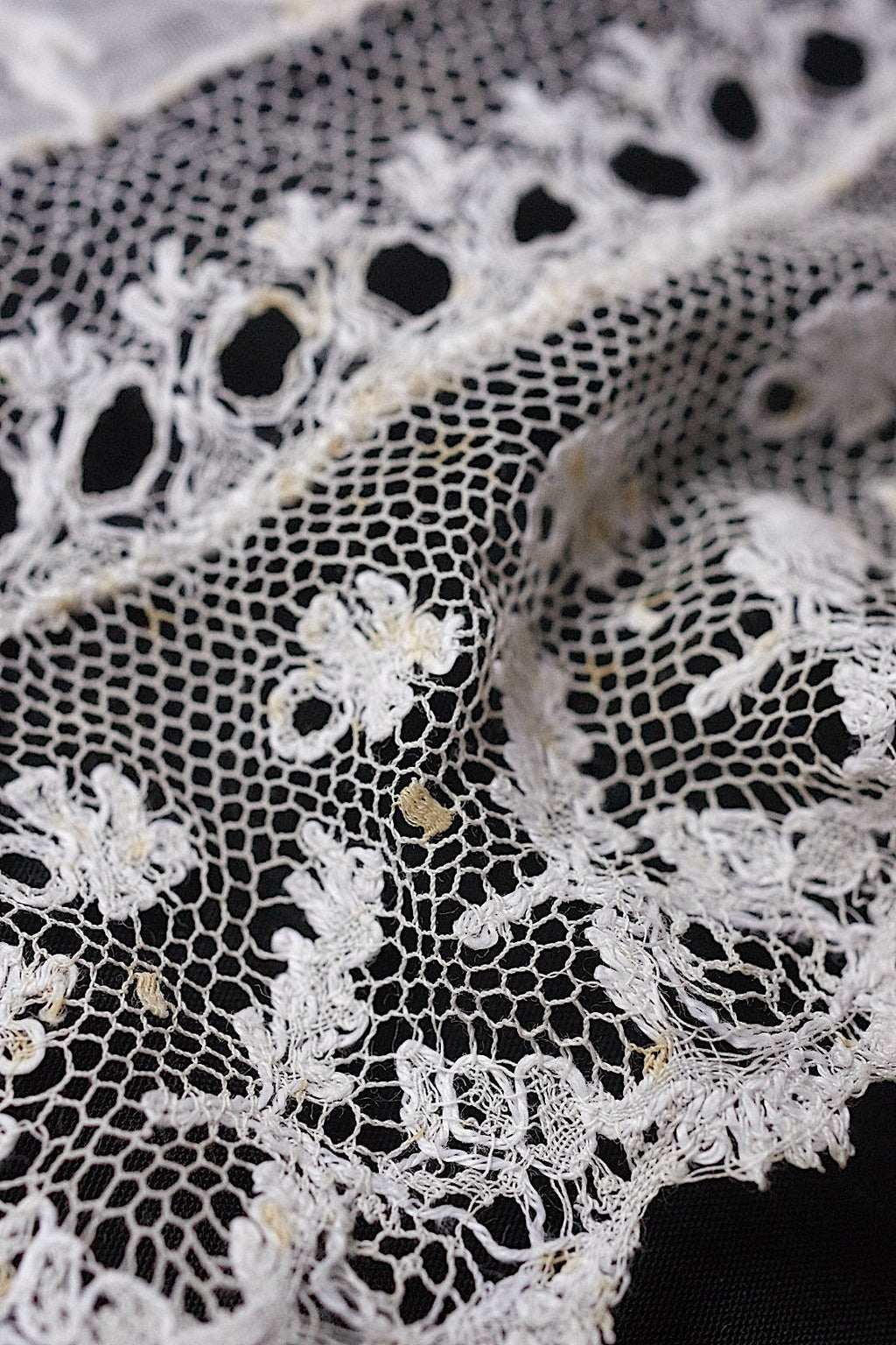 アンティークレース　dentelle ancienne-antique lace　刺繍　nappe 2点 .FR a l'epoque