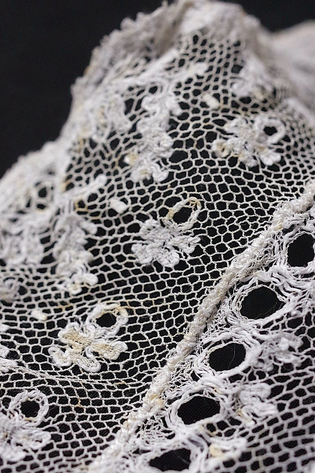 アンティークレース　dentelle ancienne-antique lace　刺繍　nappe 2点 .FR a l'epoque