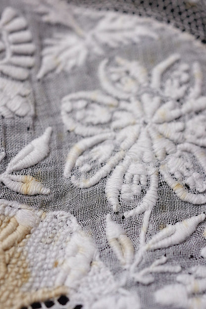 アンティークレース　dentelle ancienne-antique lace　刺繍　nappe 2点 .FR a l'epoque