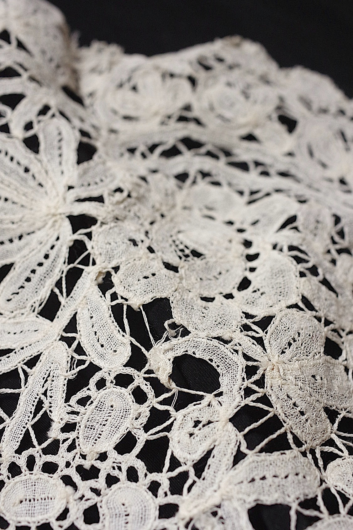 アンティークレース　dentelle ancienne-antique lace　大きな襟 素材用 .FR a l'epoque