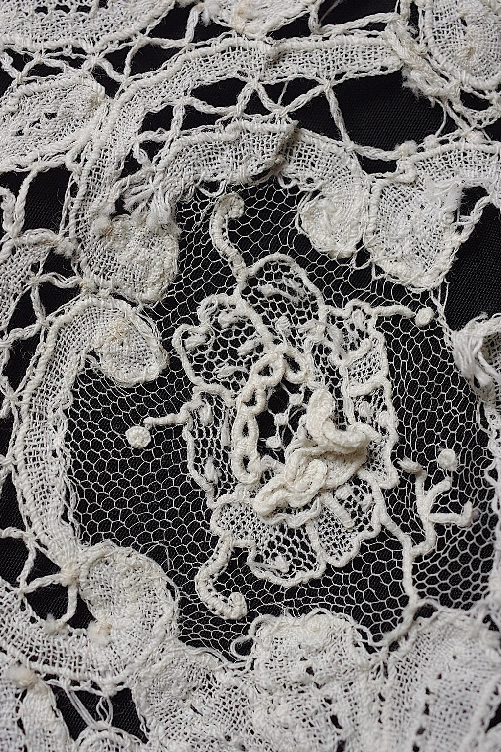 アンティークレース　dentelle ancienne-antique lace　大きな襟 素材用 .FR a l'epoque