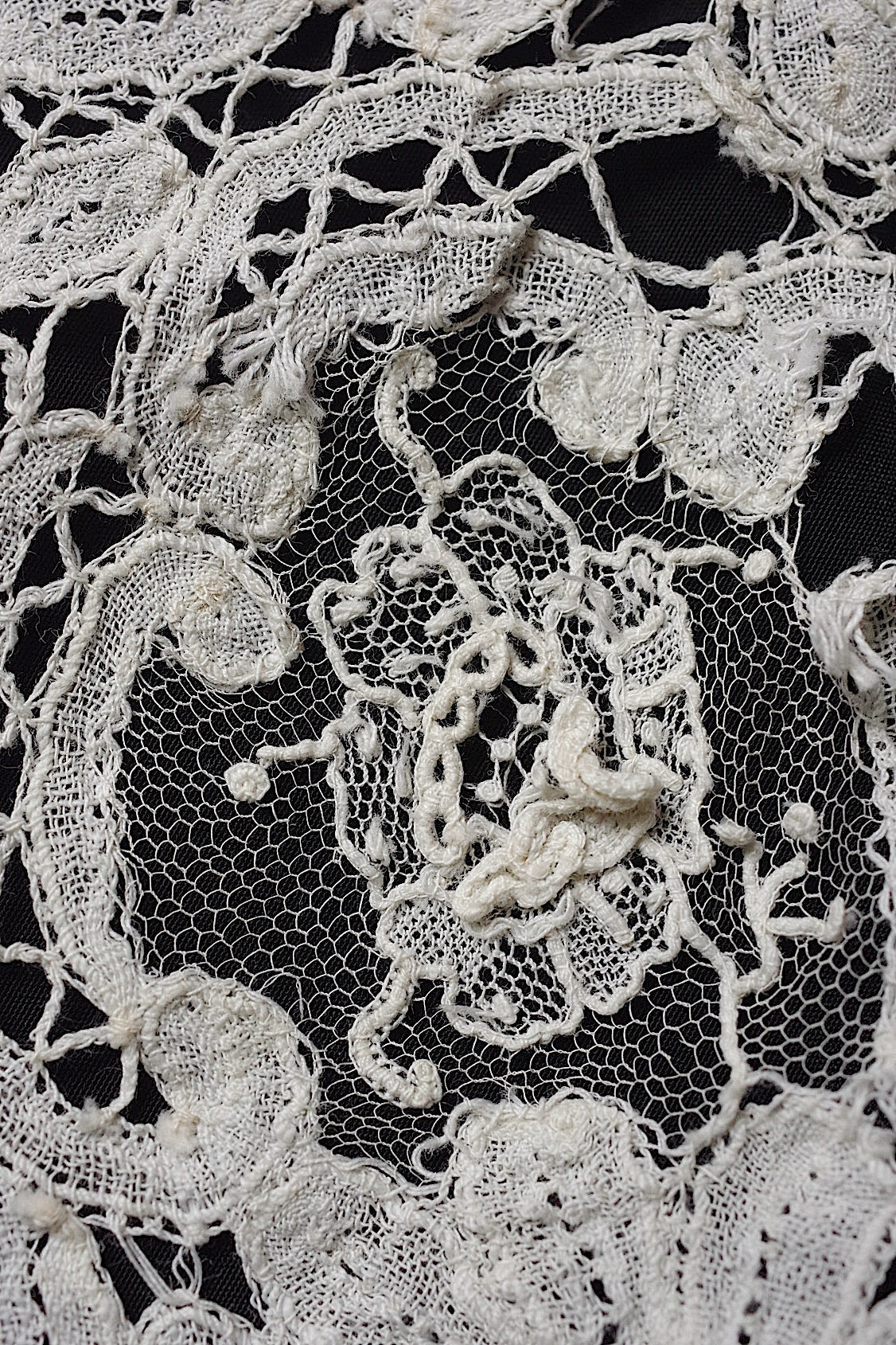 アンティークレース　dentelle ancienne-antique lace　大きな襟 素材用 .FR a l'epoque