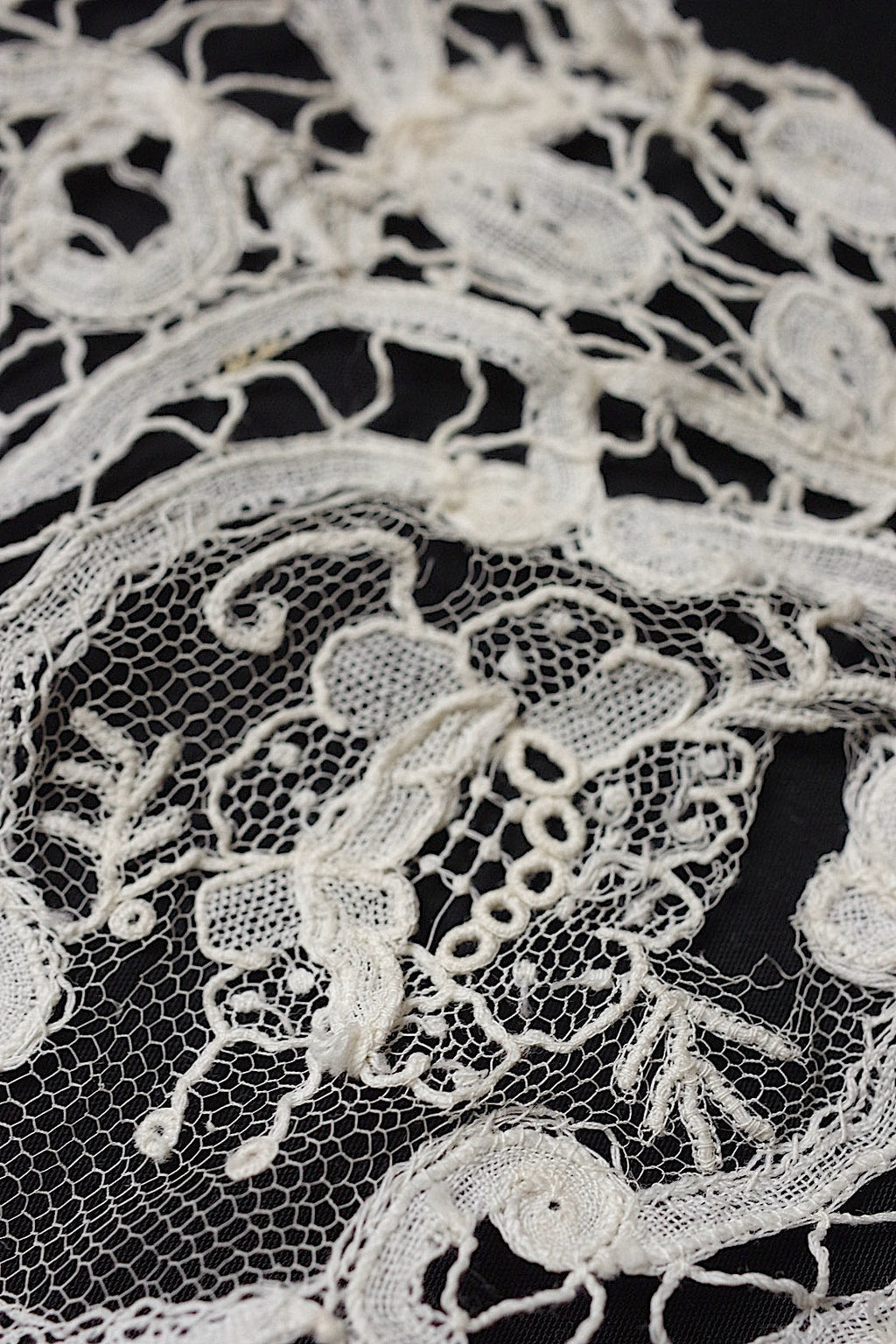 アンティークレース　dentelle ancienne-antique lace　大きな襟 素材用 .FR a l'epoque