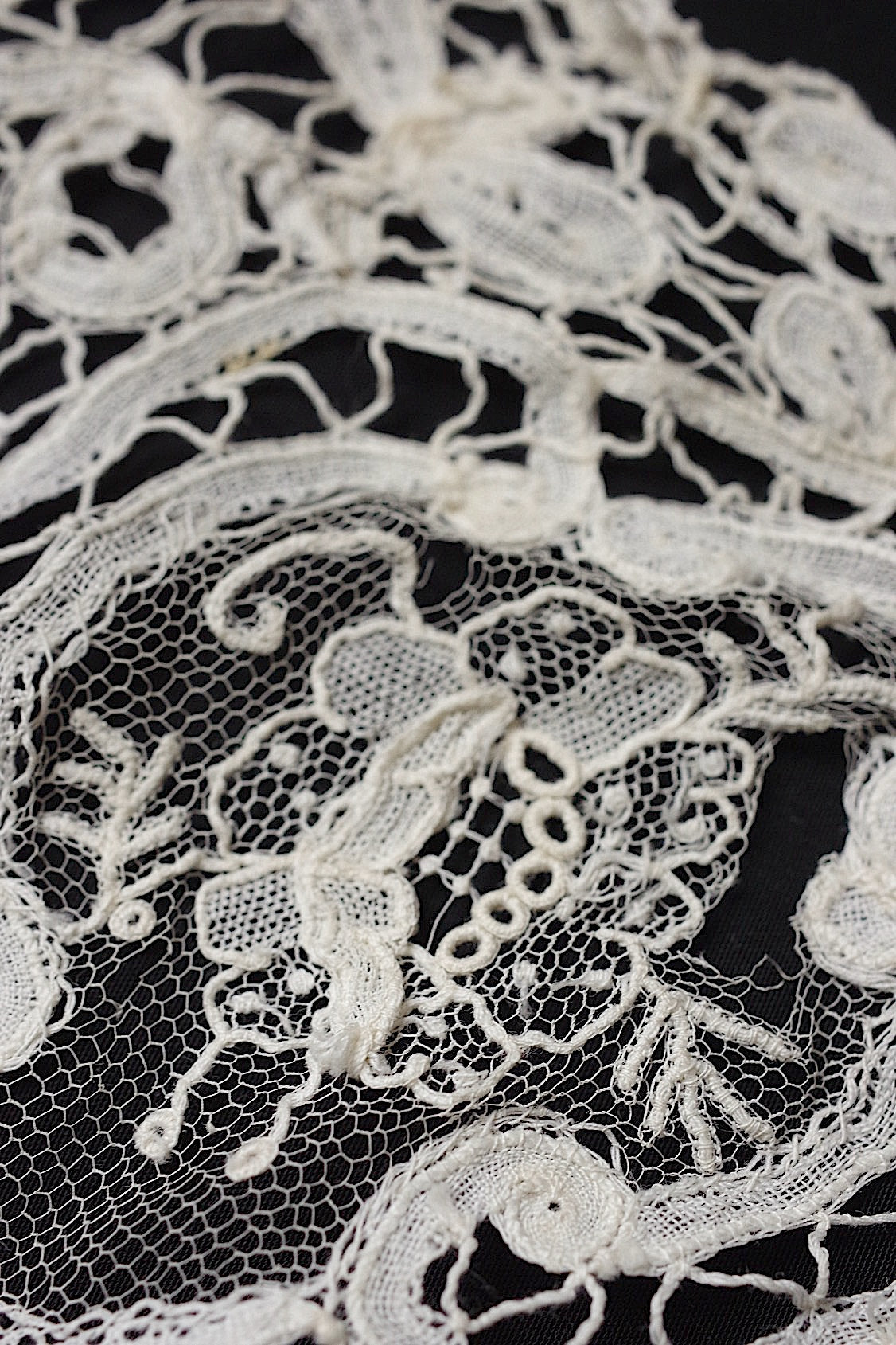 アンティークレース　dentelle ancienne-antique lace　大きな襟 素材用 .FR a l'epoque