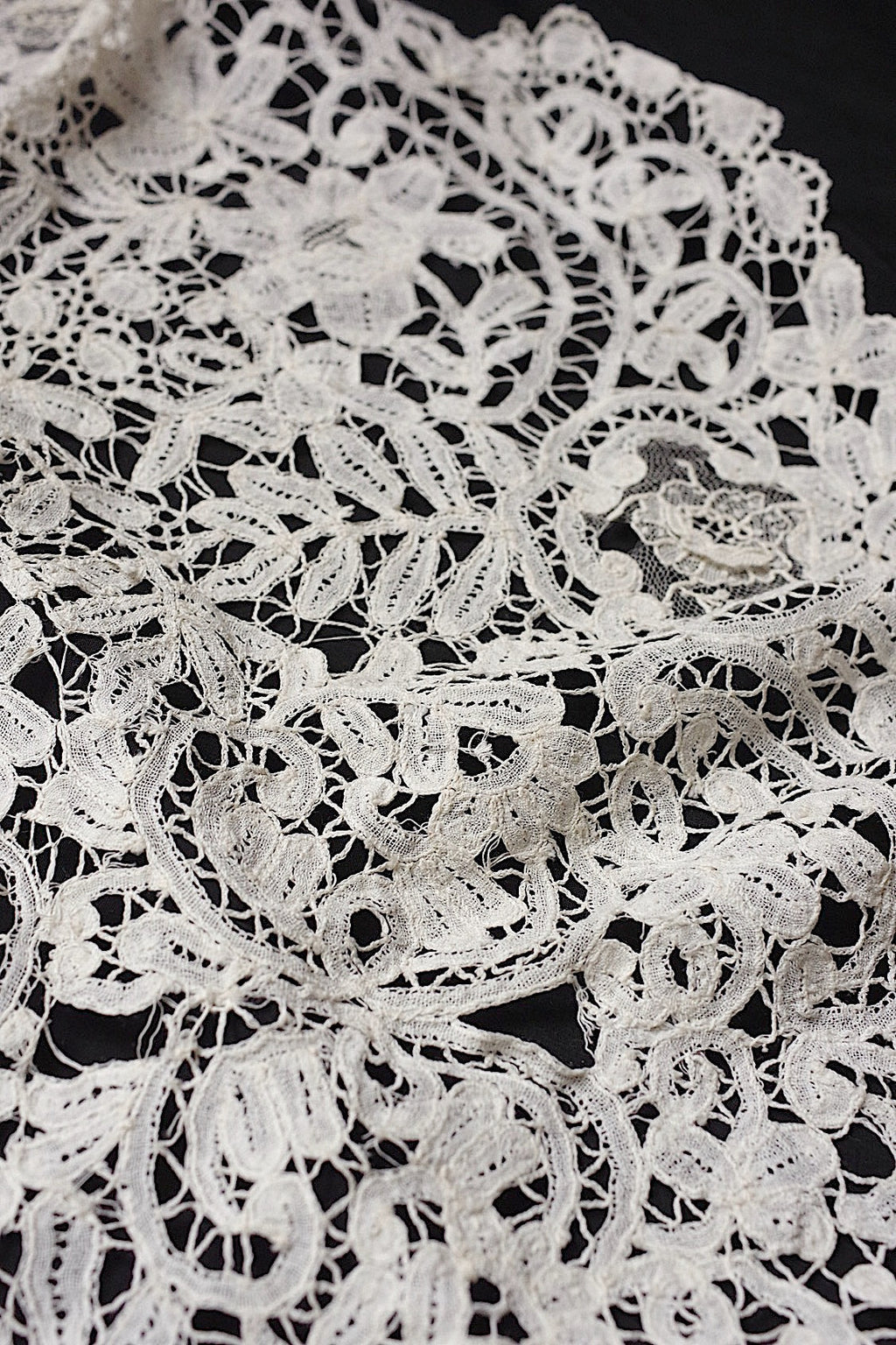 アンティークレース　dentelle ancienne-antique lace　大きな襟 素材用 .FR a l'epoque