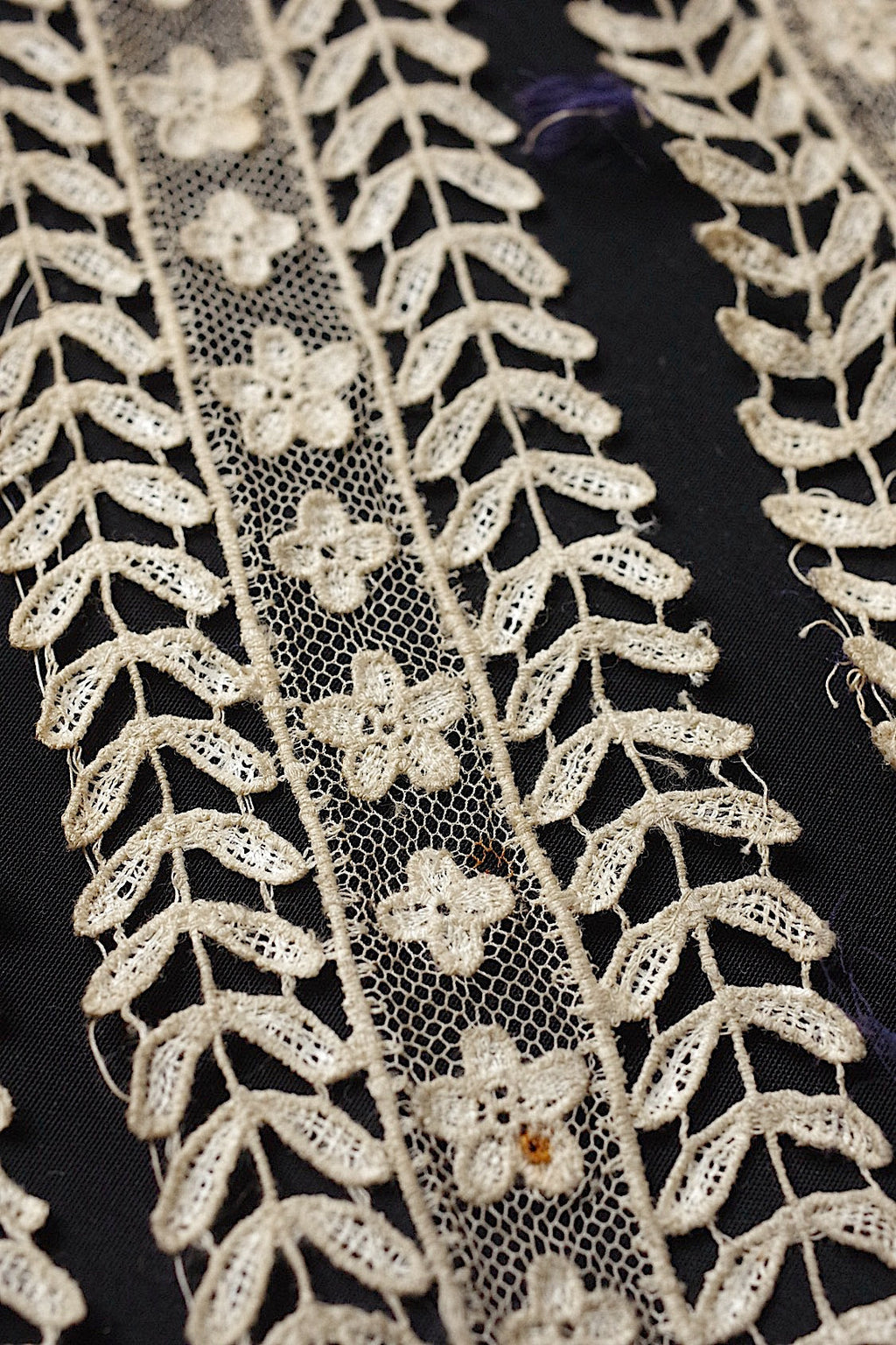 アンティークレース　dentelle ancienne-antique lace　 素材用 .FR a l'epoque