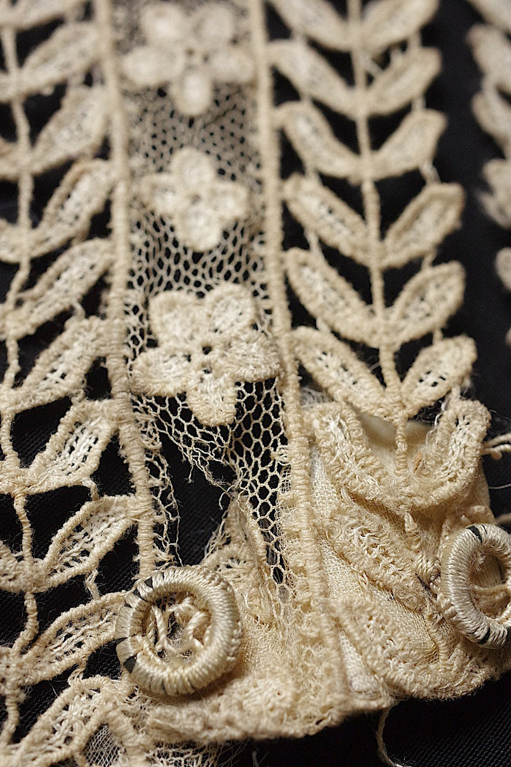 アンティークレース　dentelle ancienne-antique lace　 素材用 .FR a l'epoque