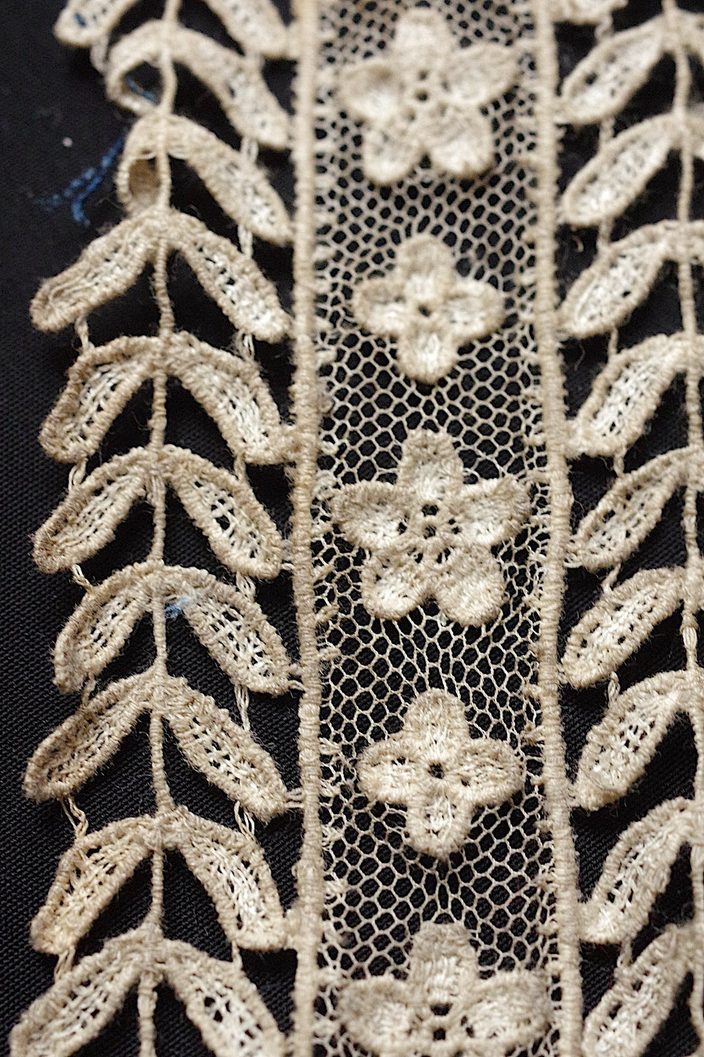 アンティークレース　dentelle ancienne-antique lace　 素材用 .FR a l'epoque