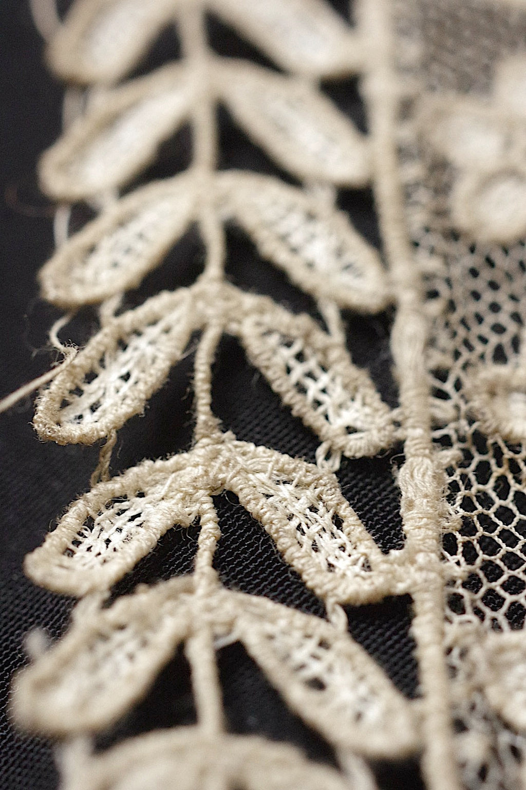 アンティークレース　dentelle ancienne-antique lace　 素材用 .FR a l'epoque