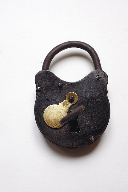 アンティーク鍵　antique　cadenas .FR a l'epoque