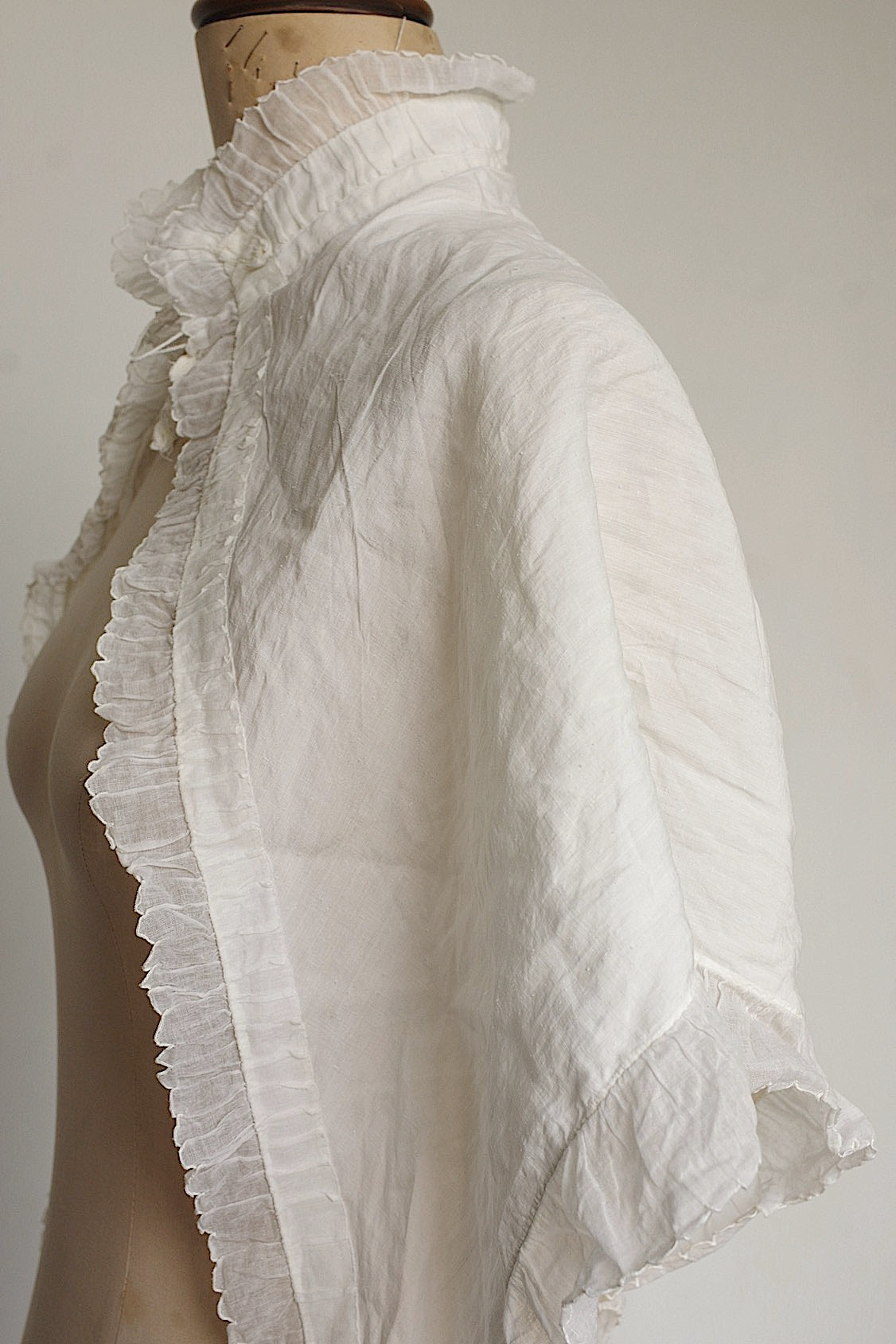 アンティークケープ　antique cape .FR a l'epoque