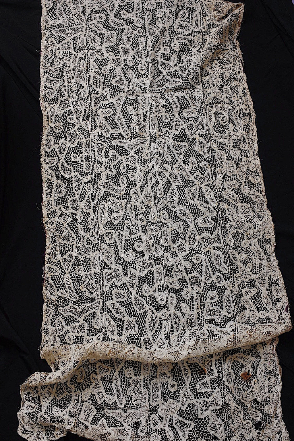 アンティークレース　dentelle ancienne 大きめハギレ .FR a l'epoque