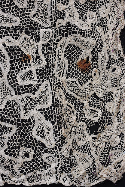 アンティークレース　dentelle ancienne 大きめハギレ .FR a l'epoque