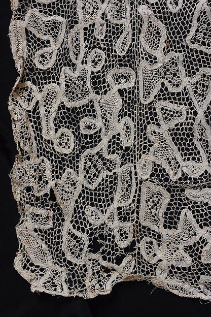アンティークレース　dentelle ancienne 大きめハギレ .FR a l'epoque