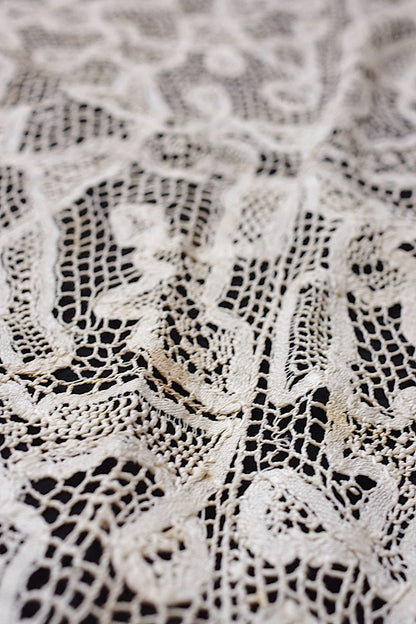 アンティークレース　dentelle ancienne 大きめハギレ .FR a l'epoque