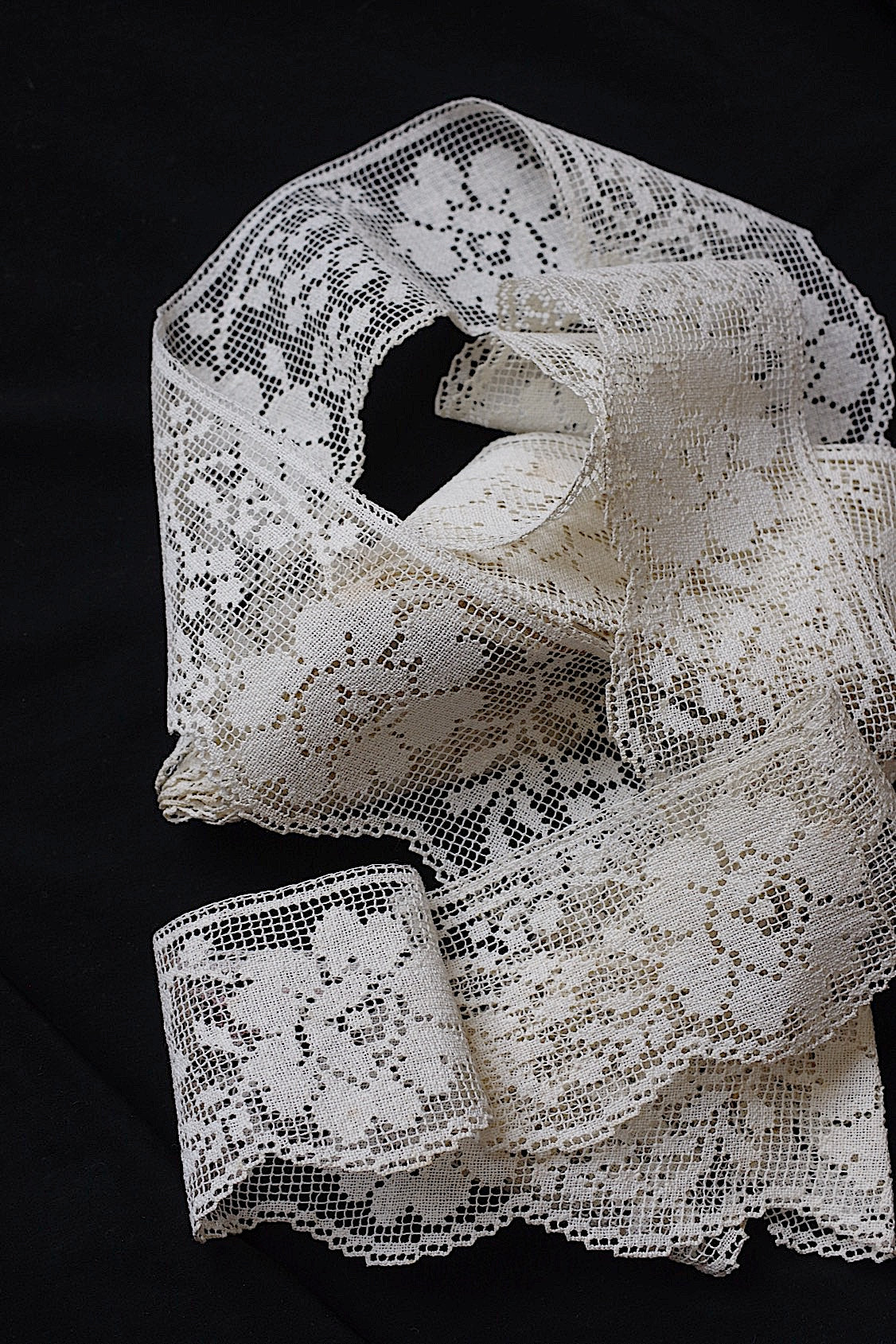 アンティークレース　dentelle ancienne 390cm .FR a l'epoque