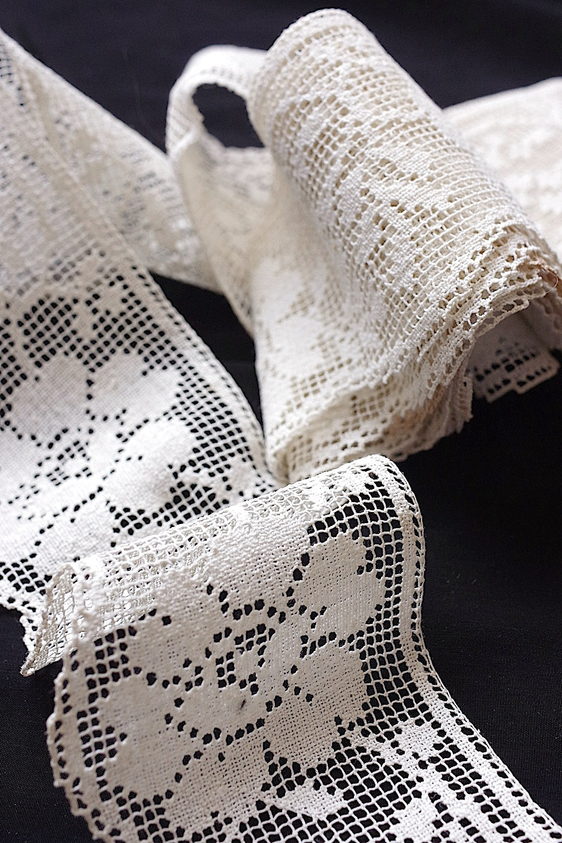 アンティークレース　dentelle ancienne 390cm .FR a l'epoque