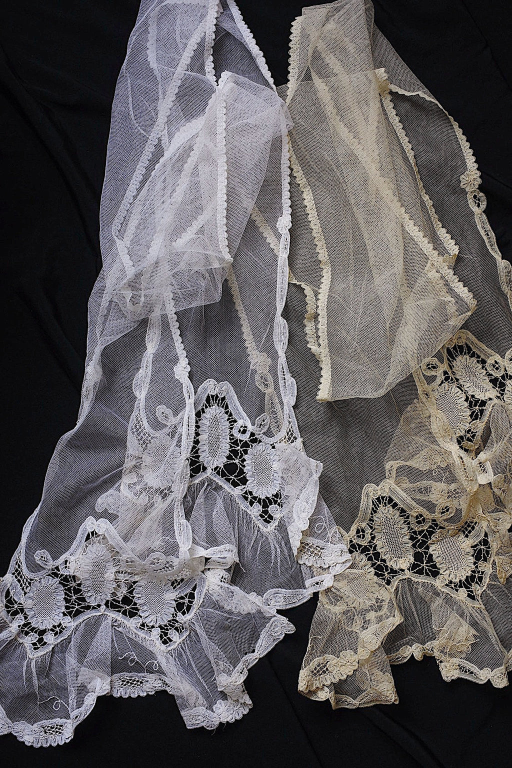アンティークレース　dentelle ancienne タイ2本 .FR a l'epoque