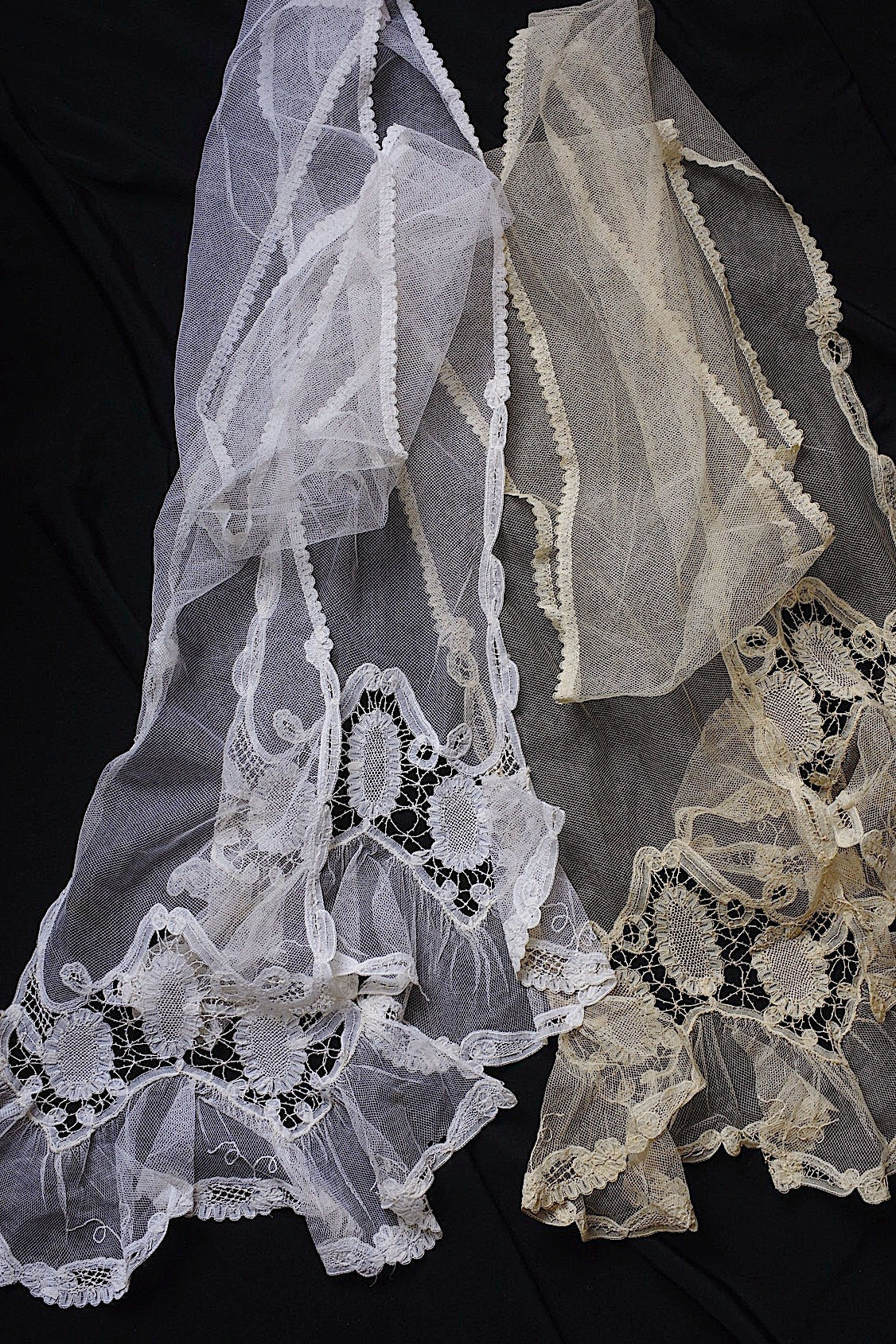 アンティークレース　dentelle ancienne タイ2本 .FR a l'epoque